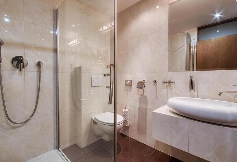 غرفة ديلوكس, Penzión Gurmen