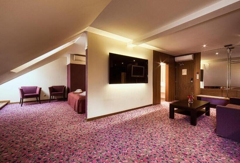 جناح, Penzión Gurmen