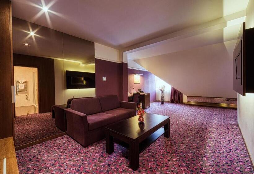 جناح, Penzión Gurmen