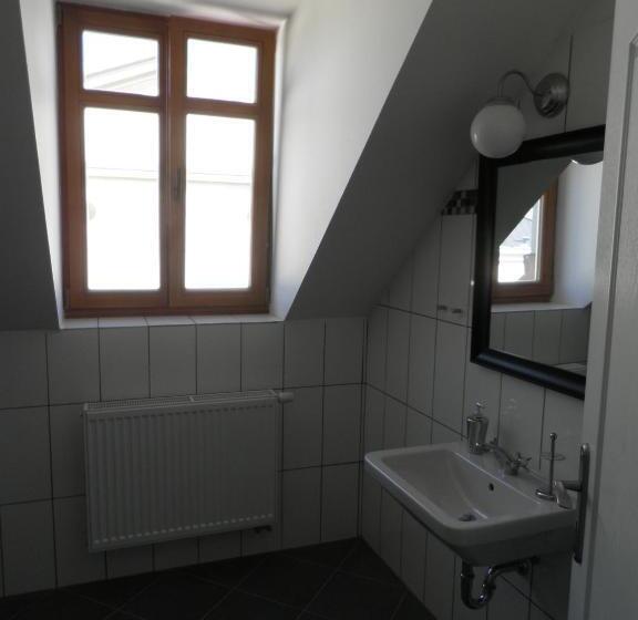 1 Szobás Apartman, Time Cafe & Penzion