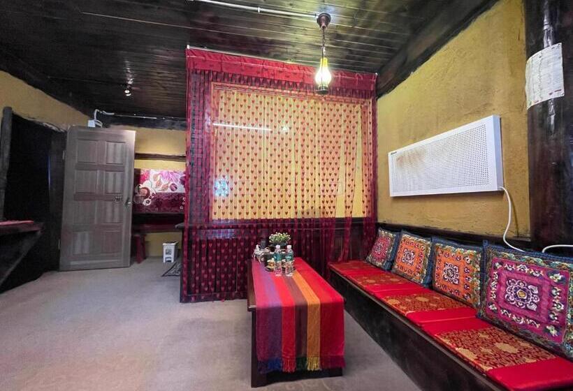 חדר דלוקס, Timeless Inn