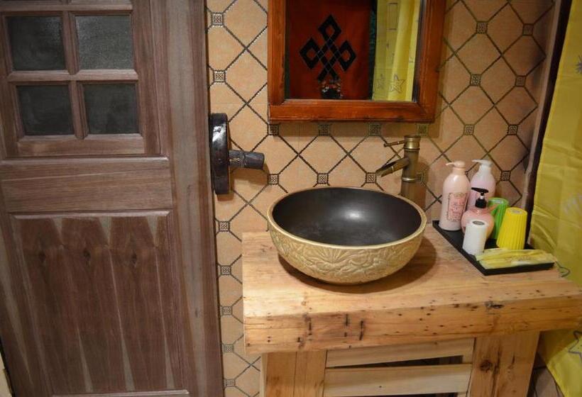 חדר דלוקס, Timeless Inn