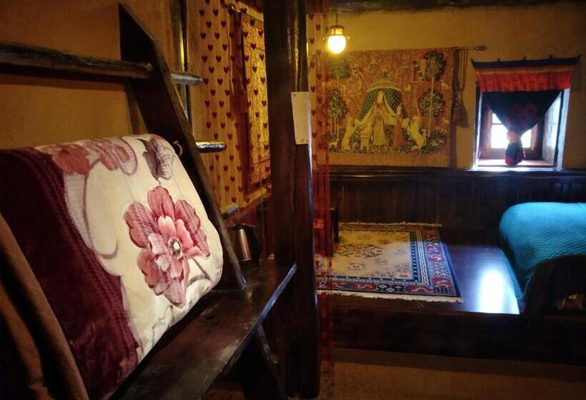 חדר דלוקס, Timeless Inn