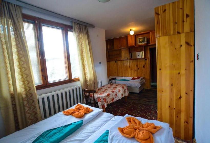 标准三人间, Topuzovi Guest House