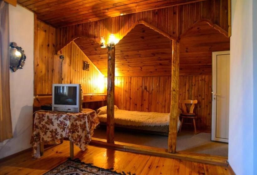 패밀리 룸, Topuzovi Guest House