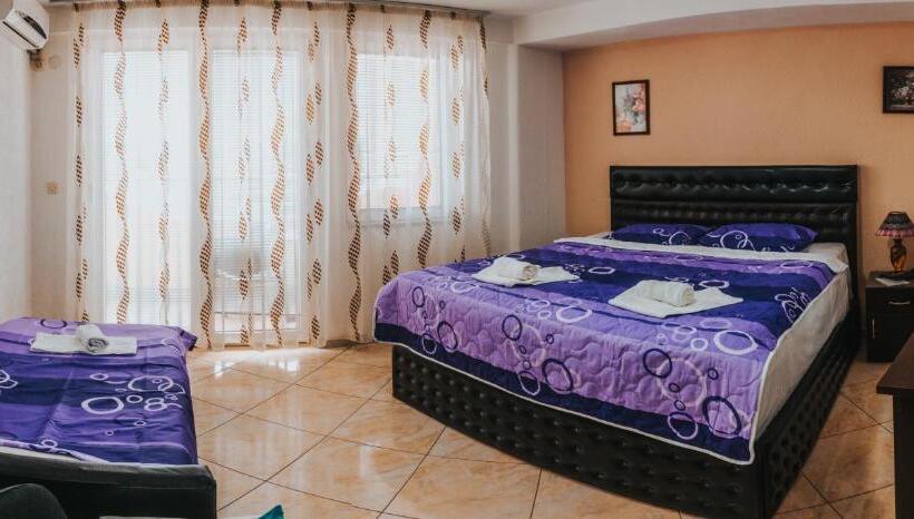 اتاق راحتی سه تخته, Villa Magdalena