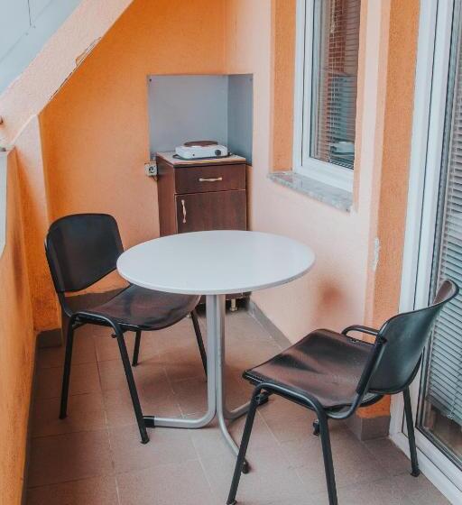 اتاق راحتی سه تخته, Villa Magdalena