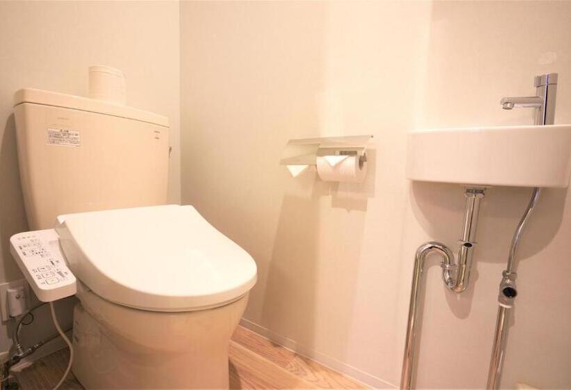 디럭스 4인 룸, Zen No Yu