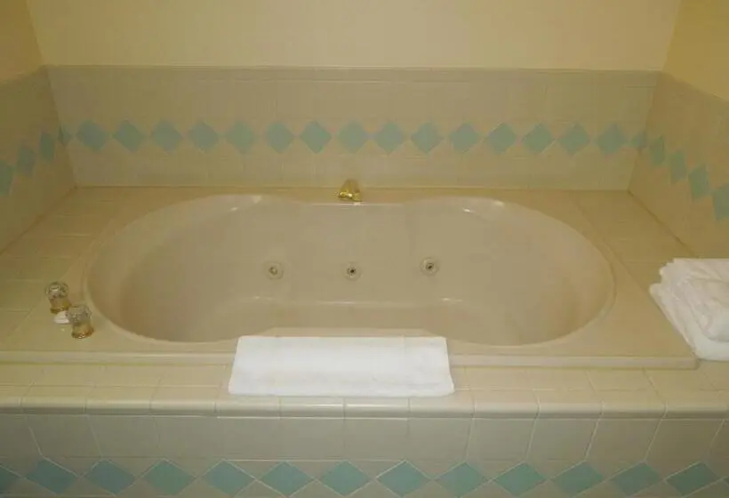 バスタブ付きスタンダードルーム, Guest Quarters At The Bridges Golf Club
