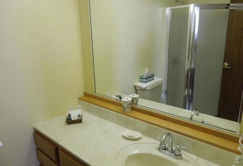 ２ダブルベッドのスタンダードルーム, Guest Quarters At The Bridges Golf Club