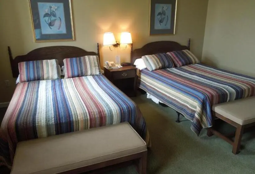 ２ダブルベッドのスタンダードルーム, Guest Quarters At The Bridges Golf Club