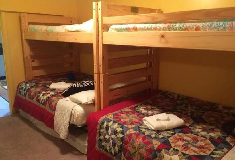 ２ベッドルームアパートメント, The New Oceanic Inn
