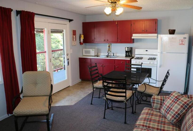 스위트, Boundary Waters Resort & Marina