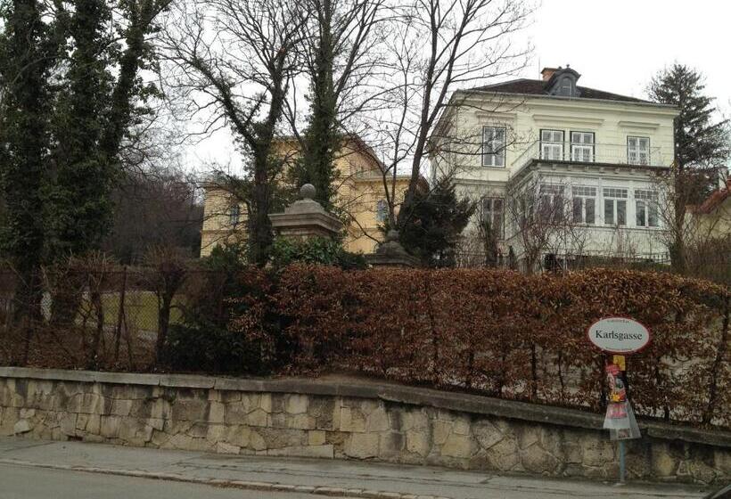 스탠다드 스튜디오, Helenental Pension & Apartments