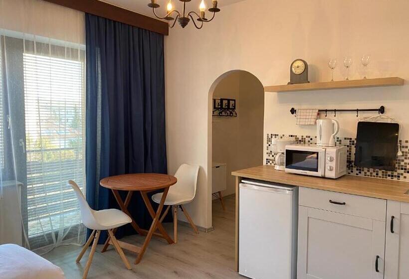 استودیوی استاندارد, Helenental Pension & Apartments