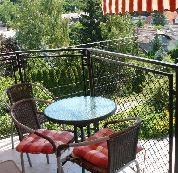 סטודיו סטנדרט עם מרפסת, Hejő Apartman