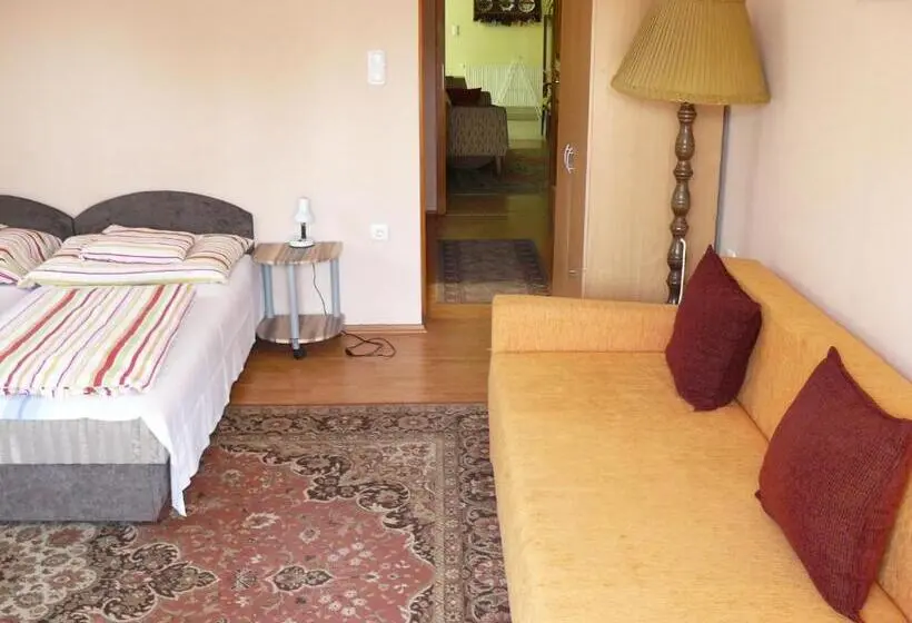اتاق استاندارد چهار تخته, Hejő Apartman
