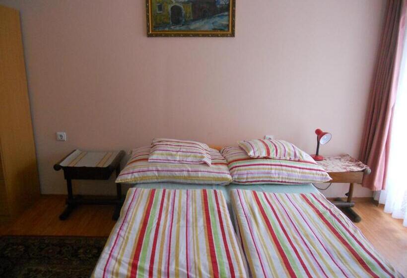 スタンダード４人部屋, Hejő Apartman