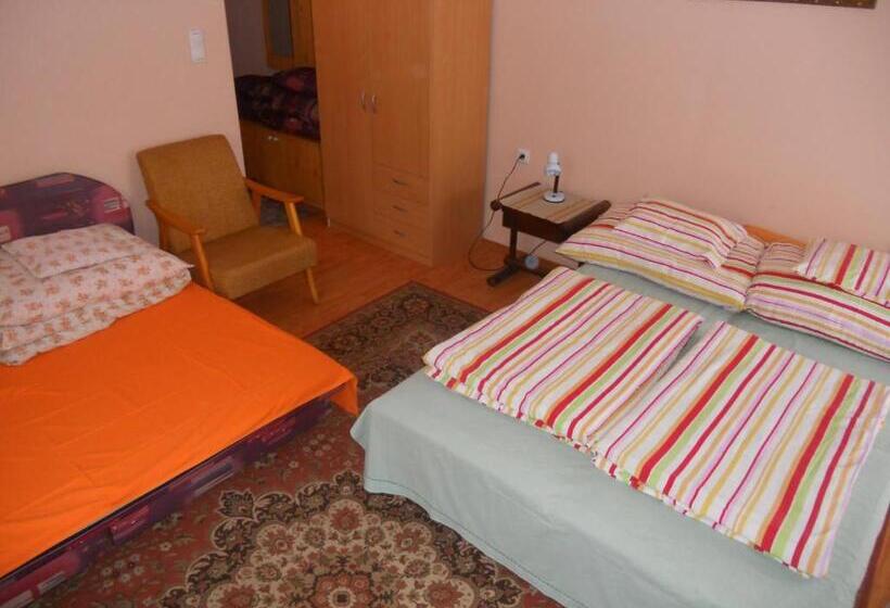 スタンダード４人部屋, Hejő Apartman