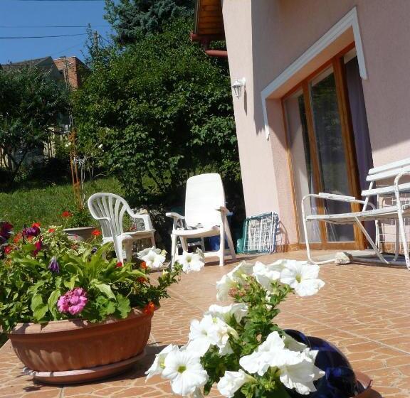 エコノミー４人部屋, Hejő Apartman