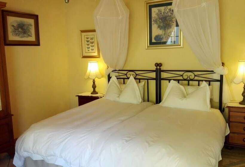 غرفة قياسية مطلّة علي حمام السباحة, Saxecoburg Lodge