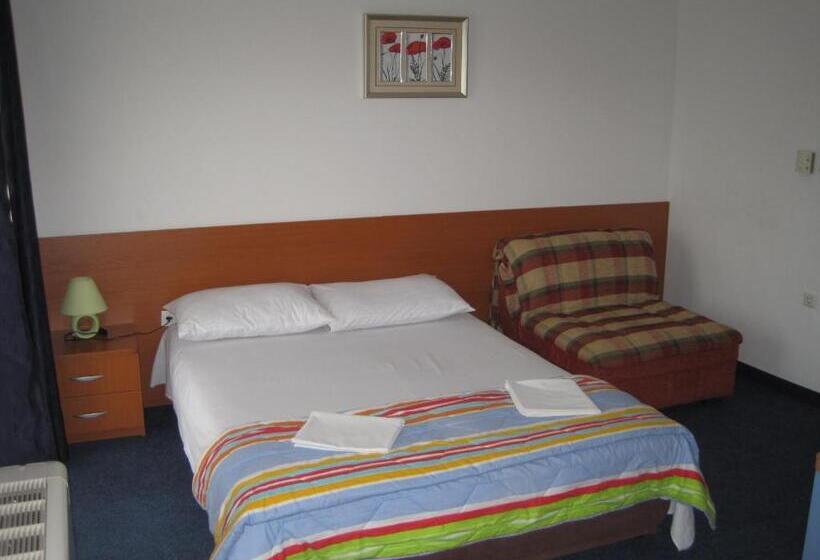 استودیو استاندارد با چشمانداز دریا و بالکن, Villa Obad Guest House