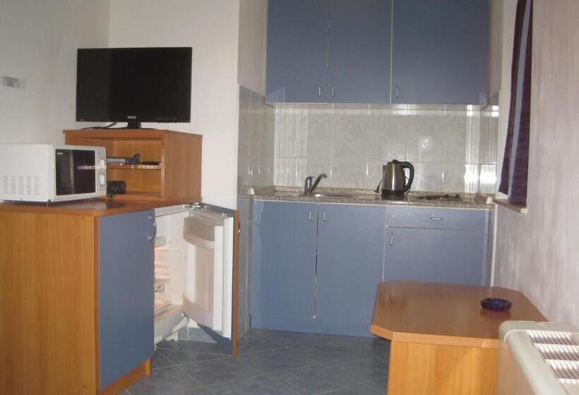 استودیو استاندارد با چشمانداز دریا و بالکن, Villa Obad Guest House