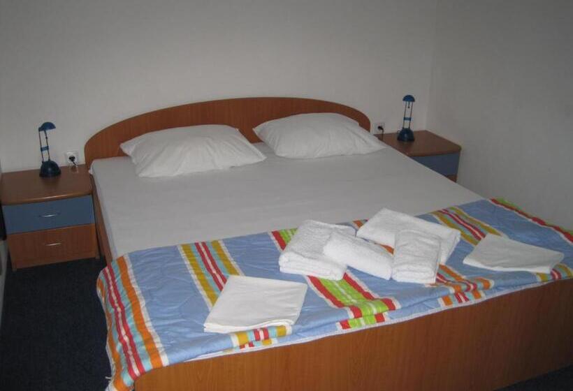 آپارتمان 1 خوابه با بالکن و چشمانداز دریا, Villa Obad Guest House