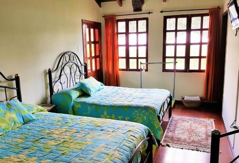 Номер Стандарт Трехместный, Hosteria San Carlos Tababela