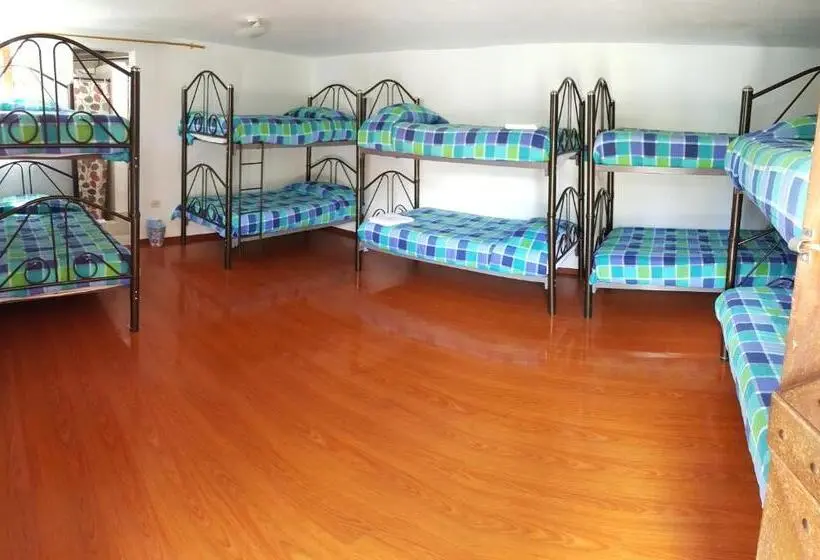 Vuode Makuusalissa, Hosteria San Carlos Tababela