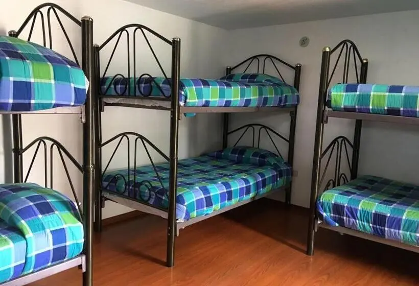 Vuode Makuusalissa, Hosteria San Carlos Tababela