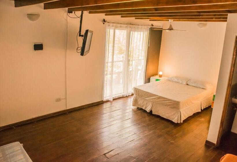 Трежместный Номер Economy, Senador Dupont