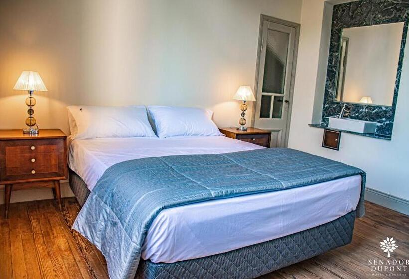 Номер Стандарт Вид на Сад, Senador Dupont
