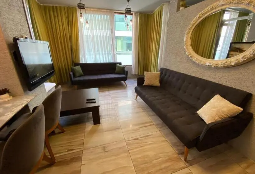 Family Room, Grand Onur