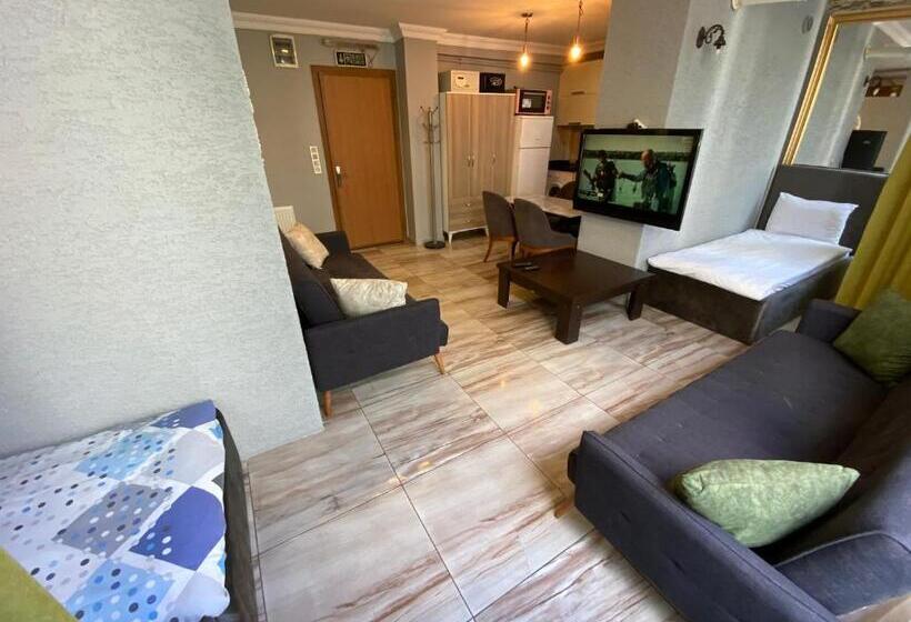 Family Room, Grand Onur