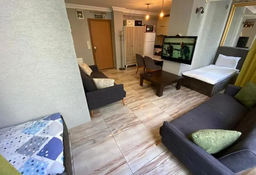 Family Room, Grand Onur