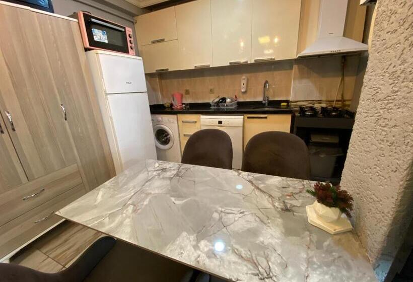 Family Room, Grand Onur