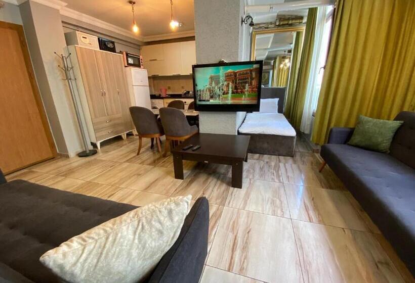 Family Room, Grand Onur