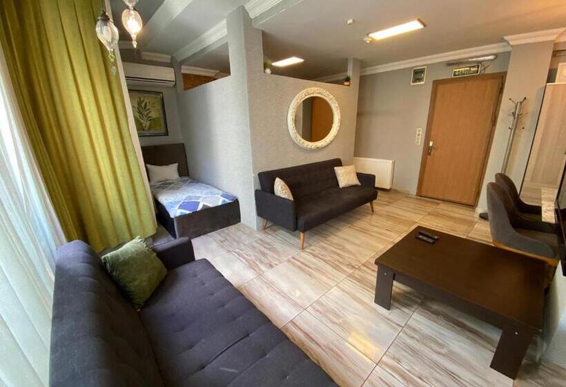 Family Room, Grand Onur