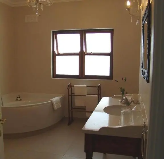キングサイズベッドのスタンダードルーム, La Pension Guest House