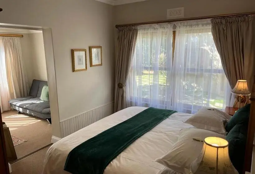 スイート（家族用）, La Pension Guest House