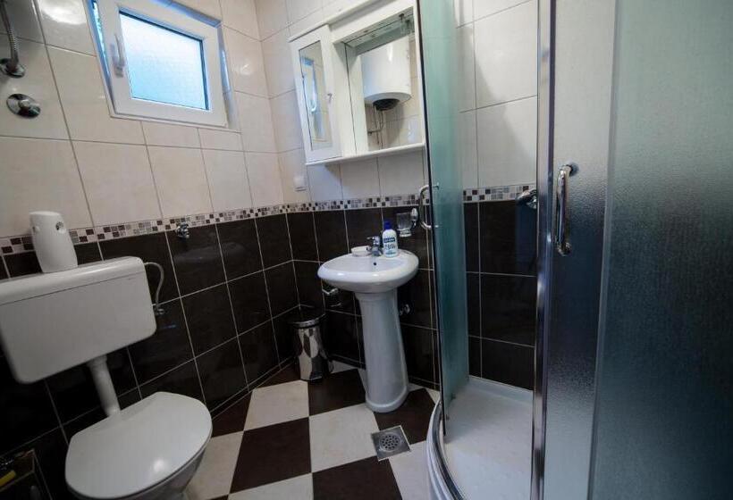 شقة غرفتين نوم مطلة على الحديقة, Apartments Pavićević