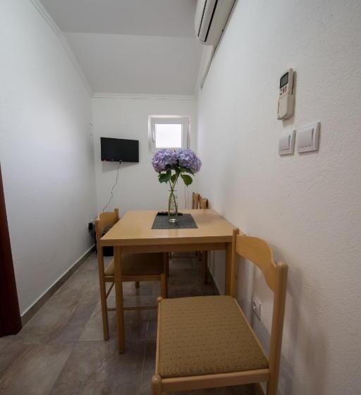 شقة غرفتين نوم مطلة على الحديقة, Apartments Pavićević