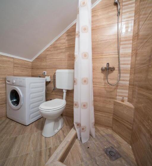 غرفة قياسية رباعية, Apartments Pavićević