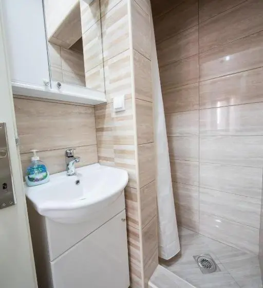 استودیوی استاندارد, Apartments Pavićević
