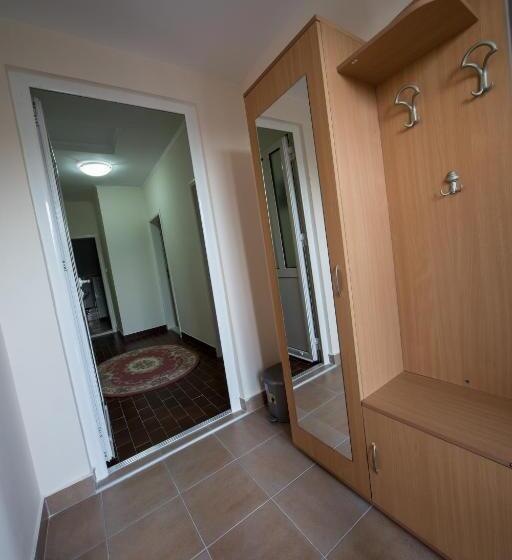 استودیوی استاندارد, Apartments Pavićević