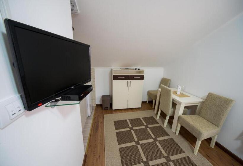 إستوديو قياسى, Apartments Pavićević