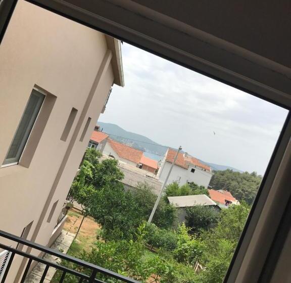 شقة غرفتين مطلة على البحر, Apartments Pavićević