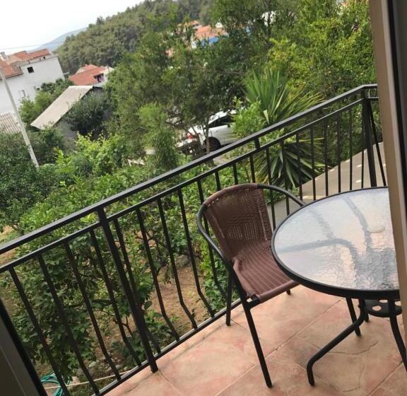 شقة غرفتين مطلة على البحر, Apartments Pavićević