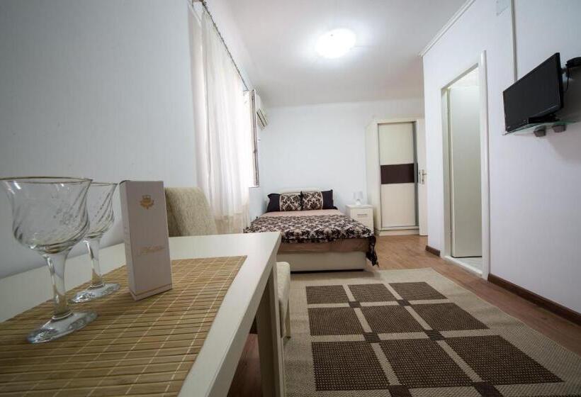 إستوديو قياسى, Apartments Pavićević